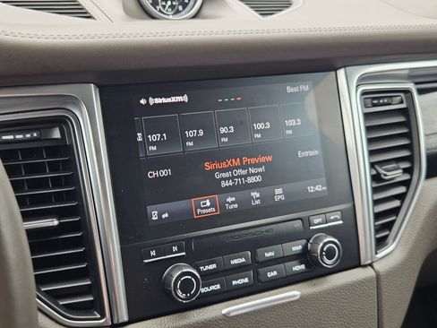 Used 2018 Porsche Macan S AWD/4WD image 18