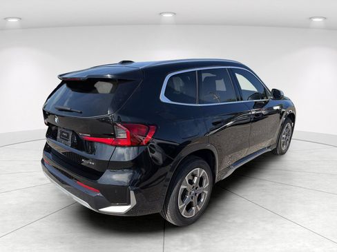 Certified 2023 BMW X1 xDrive28i w/ Convenience Package AWD/4WD image 4