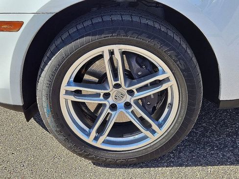 Used 2024 Porsche Macan T w/ Premium Plus Package image 33