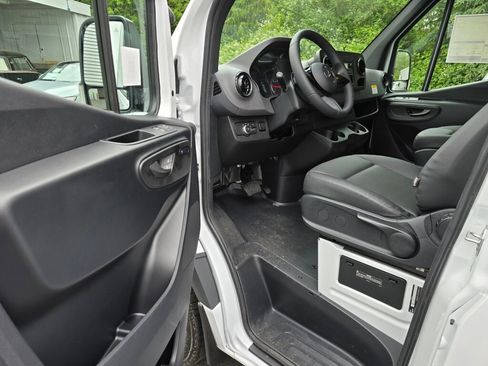 New 2025 Mercedes-Benz Sprinter 2500 image 16