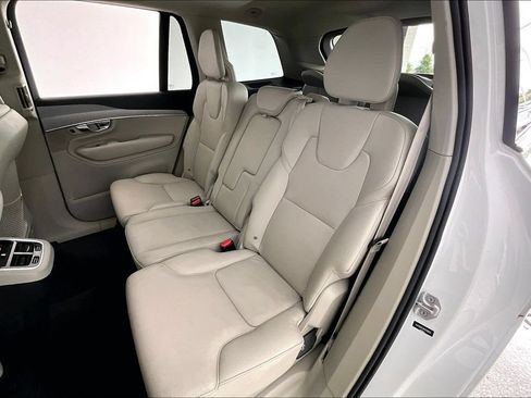 Used 2021 Volvo XC90 T5 Momentum w/ Advanced Package AWD/4WD image 32