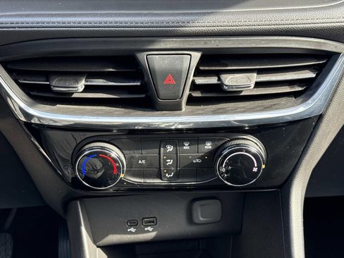 Used 2024 Buick Encore GX Sport Touring image 11