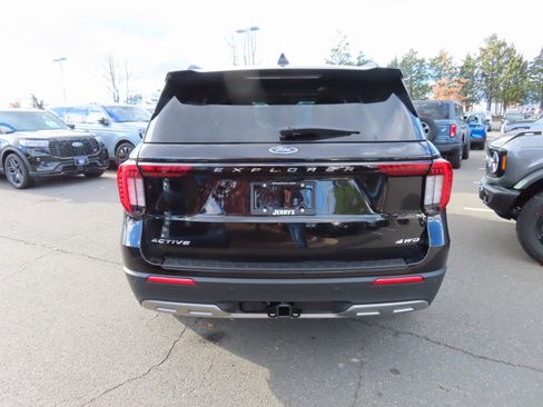 New 2026 Ford Explorer Active image 5