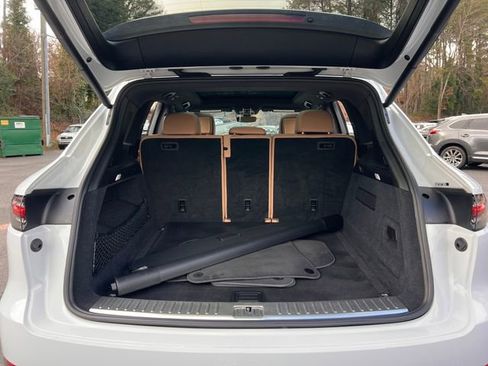 Used 2019 Porsche Cayenne image 28