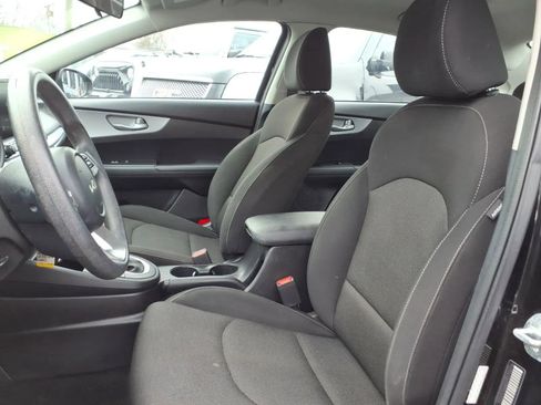 Used 2023 Kia Forte LXS image 25