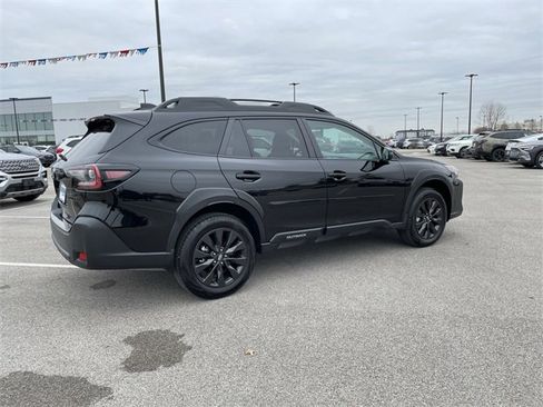 Used 2025 Subaru Outback Onyx Edition image 5