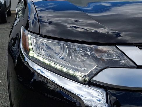 Used 2019 Mitsubishi Outlander SE AWD/4WD image 9
