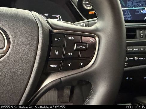 Used 2025 Lexus ES 300h w/ Premium Package FWD image 21