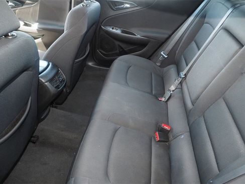 Used 2021 Chevrolet Malibu LT image 22