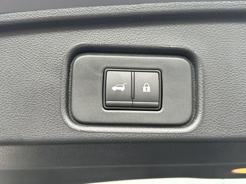 New 2026 Nissan Pathfinder Platinum image 14