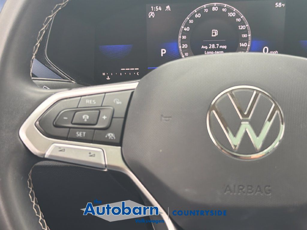 Certified 2023 Volkswagen Taos SE w/ Panoramic Sunroof Package AWD/4WD image 13