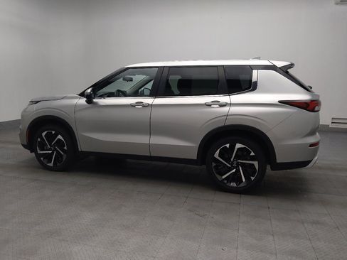 Used 2024 Mitsubishi Outlander SE image 3