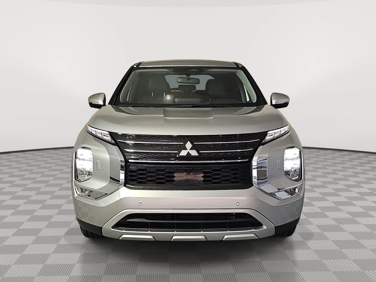 Used 2023 Mitsubishi Outlander SE AWD/4WD image 3