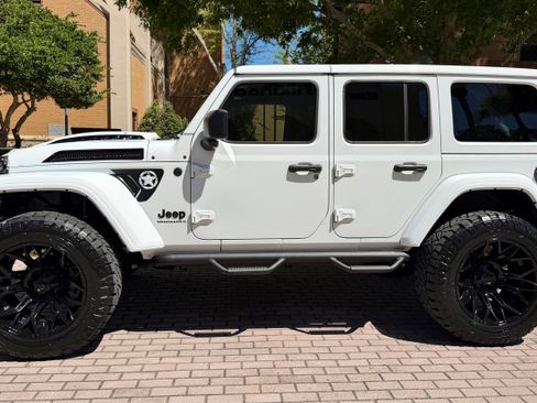 Used 2025 Jeep Wrangler Unlimited Sport AWD/4WD image 11