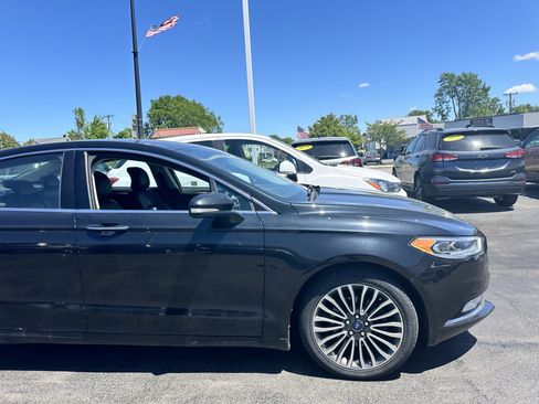 Used 2017 Ford Fusion SE w/ Fusion SE Technology Package AWD/4WD image 4