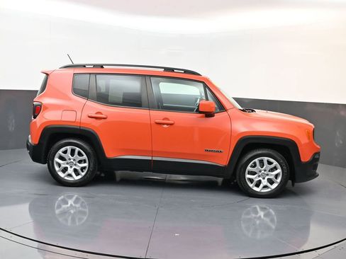 Used 2015 Jeep Renegade Latitude image 2