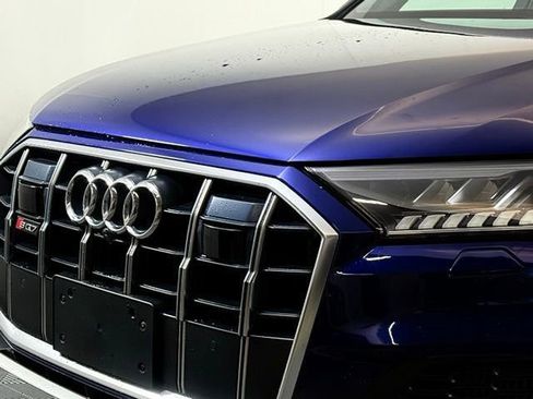 Used 2021 Audi SQ7 Premium Plus w/ Driver Assistance Package image 12