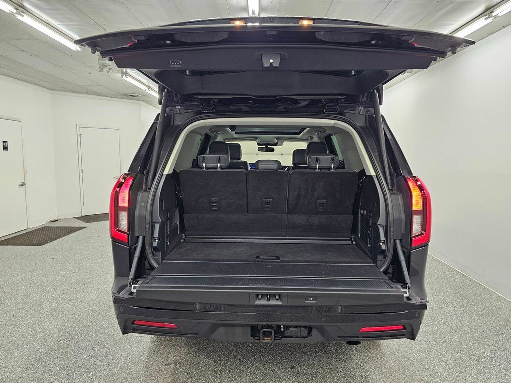 Used 2025 Ford Expedition Active AWD/4WD image 30
