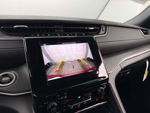 New 2025 Jeep Grand Cherokee Laredo image 29