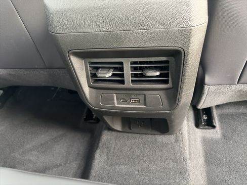 Used 2026 Chevrolet Colorado Z71 AWD/4WD image 16