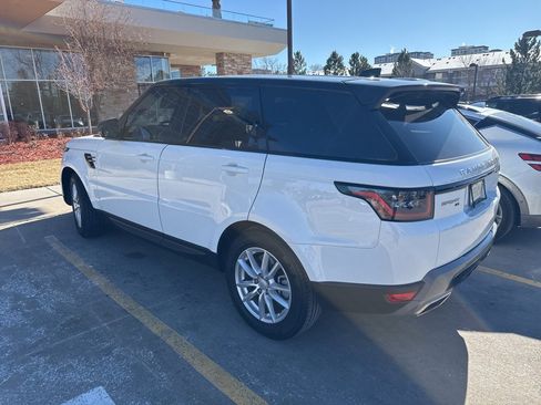 Used 2020 Land Rover Range Rover Sport SE image 4