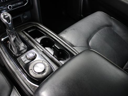 Used 2020 INFINITI QX80 Luxe w/ All-Season Package RWD image 17