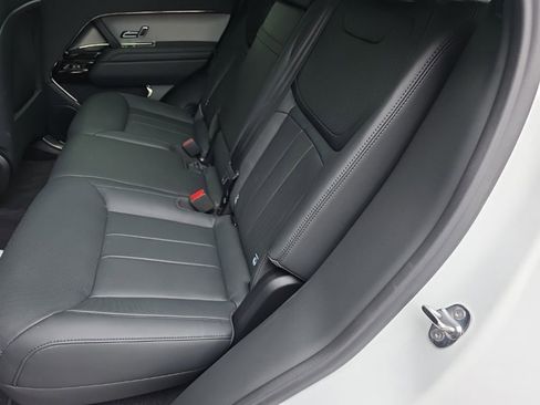 Used 2025 Land Rover Range Rover Sport SE AWD/4WD image 10