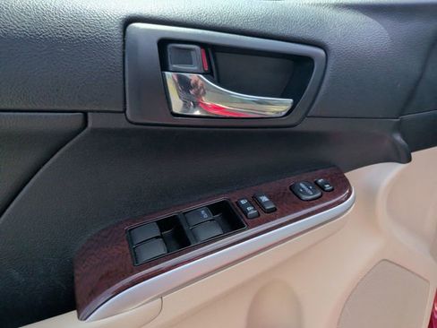 Used 2014 Toyota Camry XLE FWD image 13