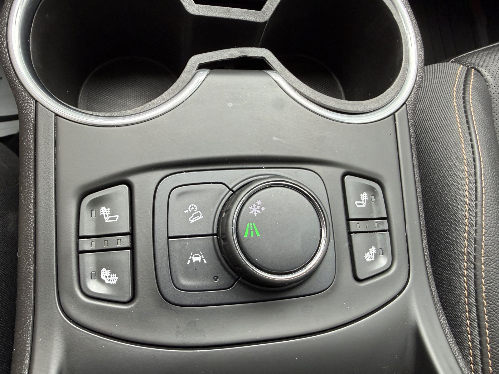 Used 2021 GMC Terrain SLT w/ Elevation Edition FWD image 25