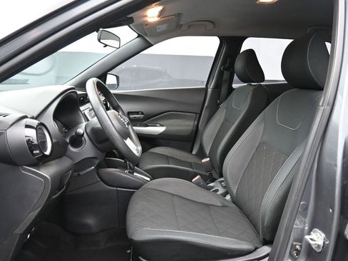 Used 2020 Nissan Kicks SV image 10