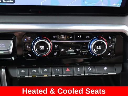 Used 2023 GMC Sierra 1500 Denali Ultimate AWD/4WD image 4