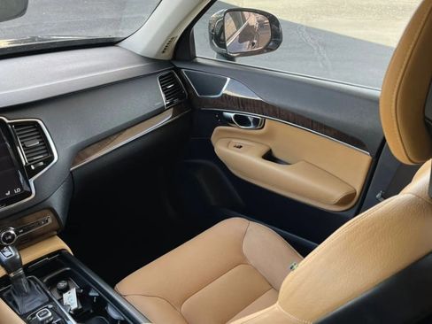 Used 2016 Volvo XC90 T6 Momentum w/ Momentum Plus Package image 39