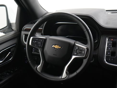 Used 2024 Chevrolet Suburban Premier AWD/4WD image 15