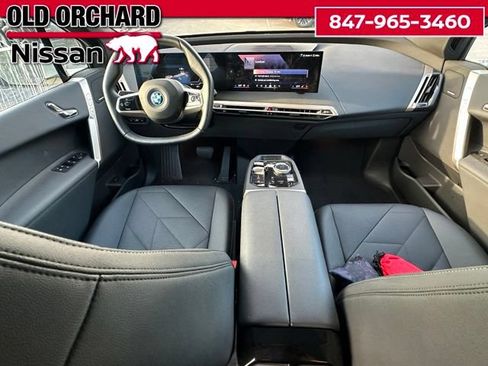 Used 2025 BMW iX xDrive50 w/ Convenience Package AWD/4WD image 17