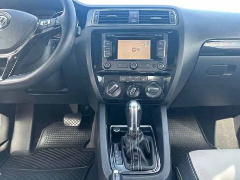 Used 2015 Volkswagen Jetta Sport FWD image 19
