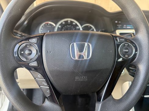 Used 2017 Honda Accord EX image 24