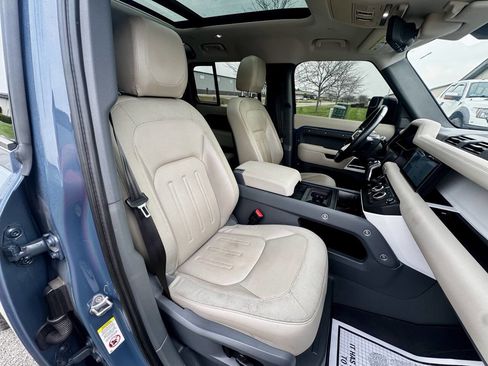 Used 2020 Land Rover Defender 110 SE image 36