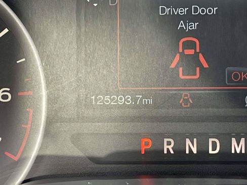 Used 2018 Ford F150 XLT w/ Equipment Group 302A Luxury AWD/4WD image 11