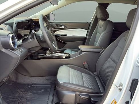 New 2026 Chevrolet Trax LT w/ Driver Confidence Package FWD image 14