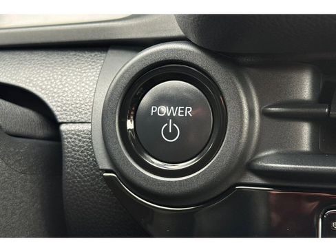 Used 2025 Toyota Crown Signia image 24