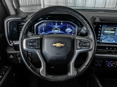 Used 2025 Chevrolet Silverado 3500 LTZ w/ LTZ Convenience Package AWD/4WD image 16