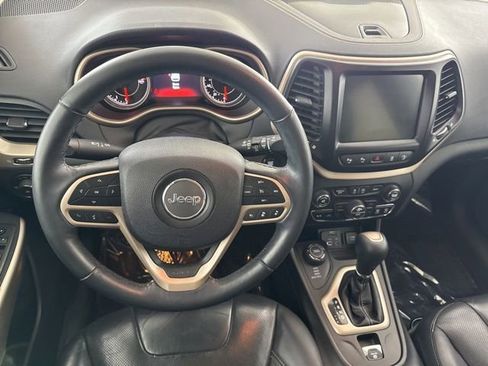 Used 2018 Jeep Cherokee Limited w/ Technology Group AWD/4WD image 26