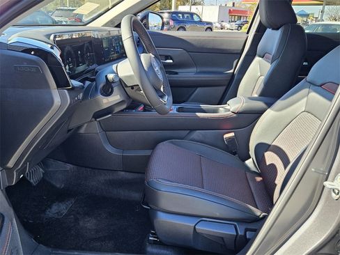 New 2026 Nissan Kicks SR image 5