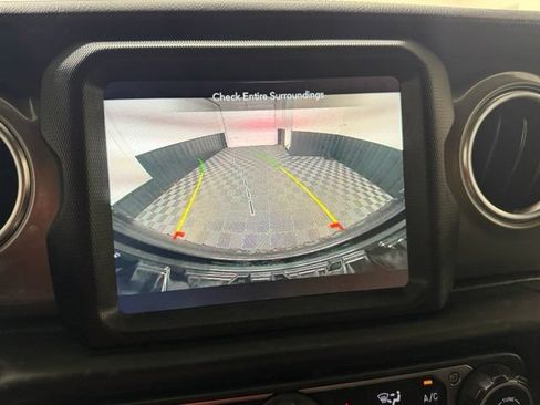 Used 2021 Jeep Wrangler Unlimited Sahara w/ Uconnect 4C Nav & Sound Group AWD/4WD image 19