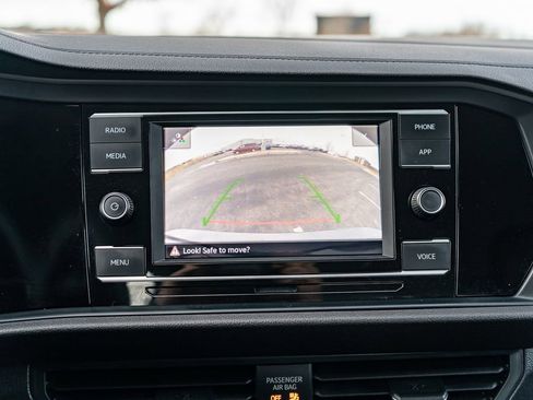 Used 2024 Volkswagen Jetta SE image 30