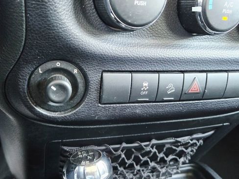 Used 2015 Jeep Wrangler Unlimited Sport w/ Quick Order Package 24S image 32