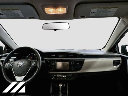 Used 2014 Toyota Corolla LE FWD image 29