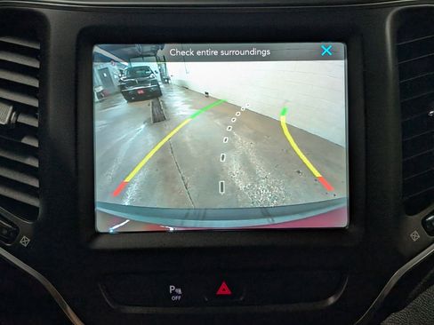 Used 2020 Jeep Cherokee Trailhawk w/ Cold Weather Group image 26