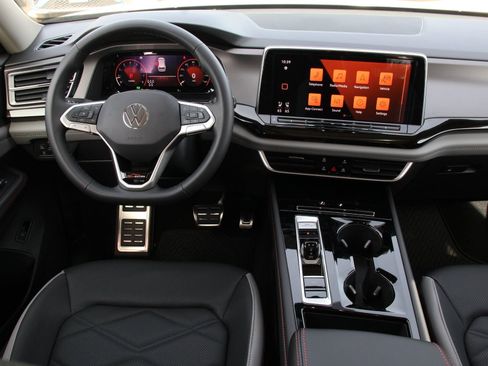 New 2026 Volkswagen Atlas Peak Edition AWD/4WD image 24