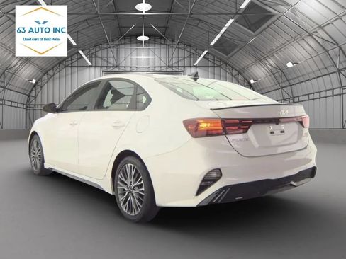 Used 2023 Kia Forte GT-Line w/ GT-Line Technology Package FWD image 3